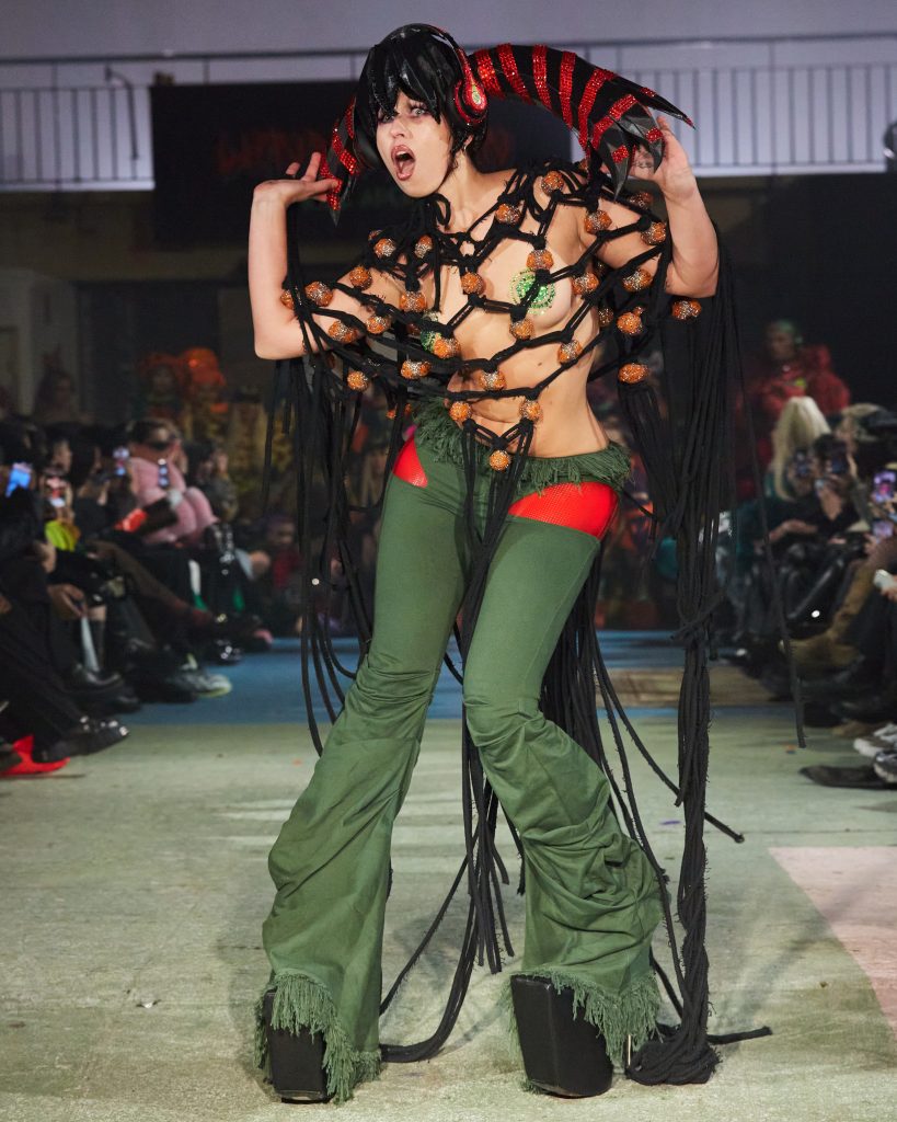 Pushing boundaries and challenging conventions - WINDOWSEN ‘secret weapon  Pushing boundaries and challenging conventions - WINDOWSEN ‘secret weapon  Vanity Teen 虚荣青年 Lifestyle & new faces magazine