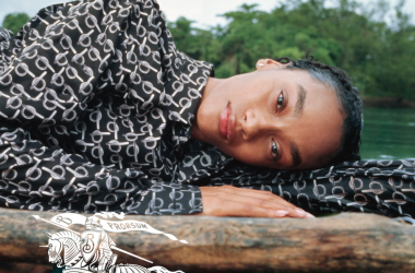 Burberry Unveils Its Dazzling Summer 2024 Campaign Burberry Unveils Its Dazzling Summer 2024 Campaign Vanity Teen 虚荣青年 Lifestyle & new faces magazine