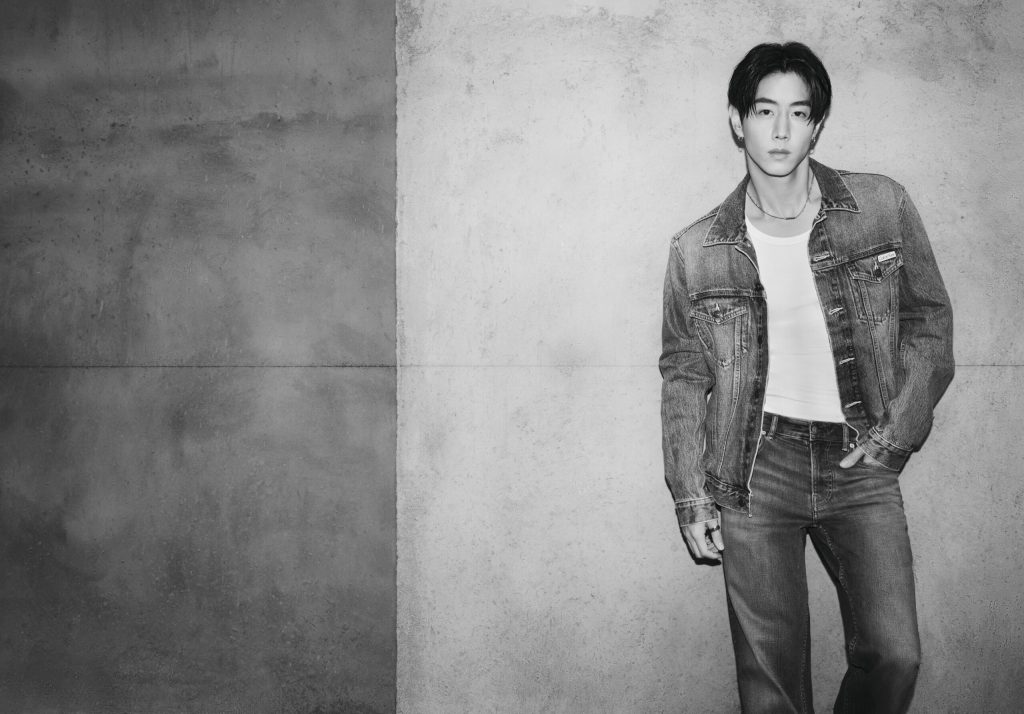 Calvin Klein Launches Spring 2024 Denim Campaign Vanity Teen 虚荣青年 Lifestyle & new faces magazine Calvin Klein Launches Spring 2024 Denim Campaign Calvin Klein Launches Spring 2024 Denim Campaign Vanity Teen 虚荣青年 Lifestyle & new faces magazine