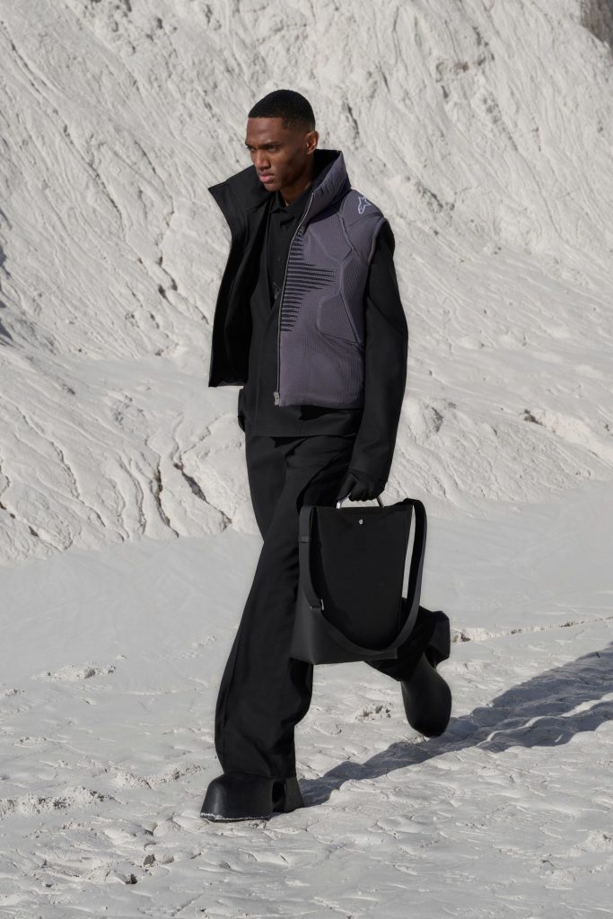 HELIOT EMIL Debuts 2024 Fall/Winter Collection HELIOT EMIL Debuts 2024 Fall/Winter Collection Vanity Teen 虚荣青年 Lifestyle & new faces magazine