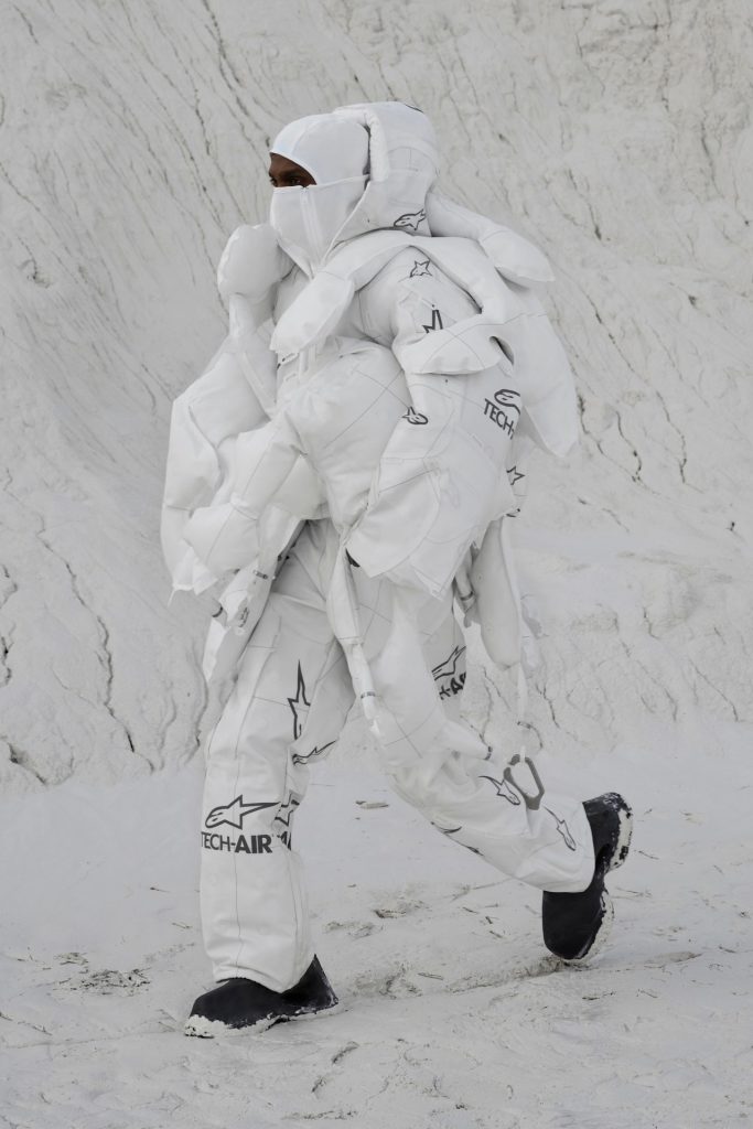 HELIOT EMIL Debuts 2024 Fall/Winter Collection HELIOT EMIL Debuts 2024 Fall/Winter Collection Vanity Teen 虚荣青年 Lifestyle & new faces magazine