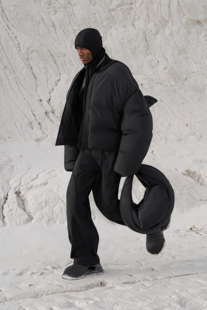 HELIOT EMIL Debuts 2024 Fall/Winter Collection HELIOT EMIL Debuts 2024 Fall/Winter Collection Vanity Teen 虚荣青年 Lifestyle & new faces magazine