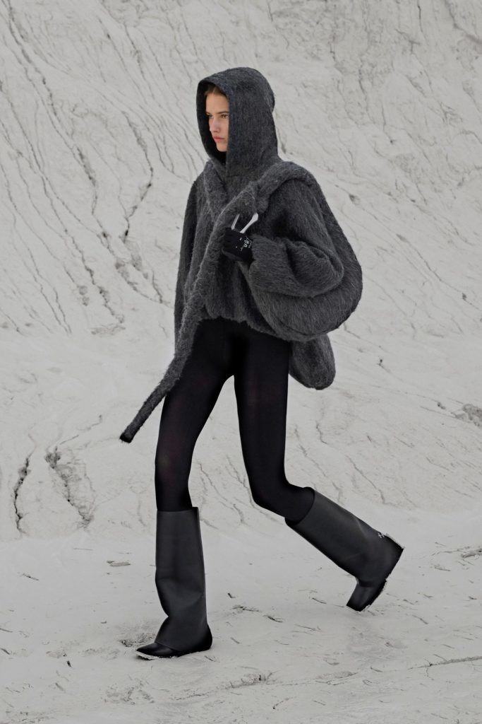 HELIOT EMIL Debuts 2024 Fall/Winter Collection HELIOT EMIL Debuts 2024 Fall/Winter Collection Vanity Teen 虚荣青年 Lifestyle & new faces magazine