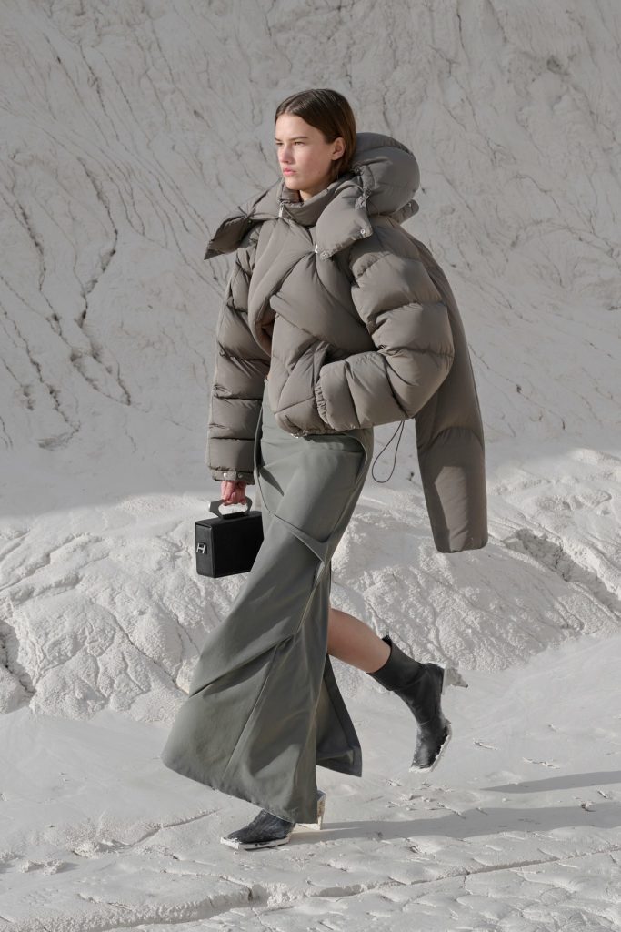 HELIOT EMIL Debuts 2024 Fall/Winter Collection HELIOT EMIL Debuts 2024 Fall/Winter Collection Vanity Teen 虚荣青年 Lifestyle & new faces magazine