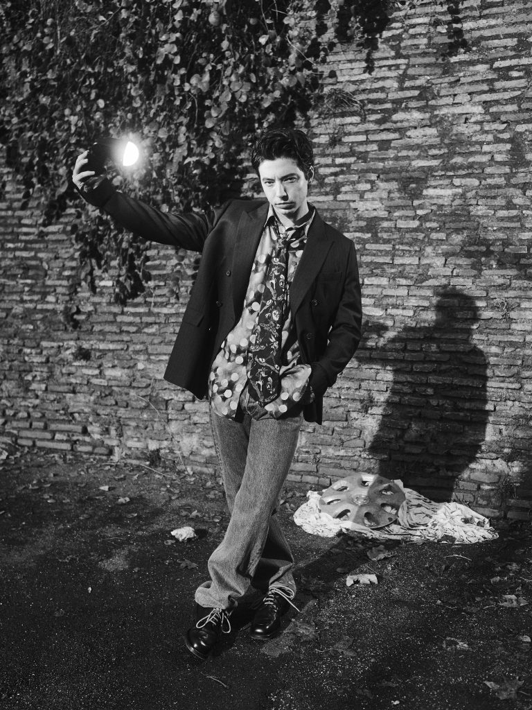 The magnificent pursuit of pure art - A chat with Guglielmo Poggi The magnificent pursuit of pure art - A chat with Guglielmo Poggi Vanity Teen 虚荣青年 Lifestyle & new faces magazine