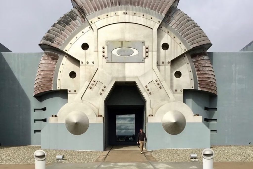 Oakley's Legendary Designer Peter Yee Debuts New Solo Exhibition in Hong Kong Oakley's Legendary Designer Peter Yee Debuts New Solo Exhibition in Hong Kong Vanity Teen 虚荣青年 Lifestyle & new faces magazine