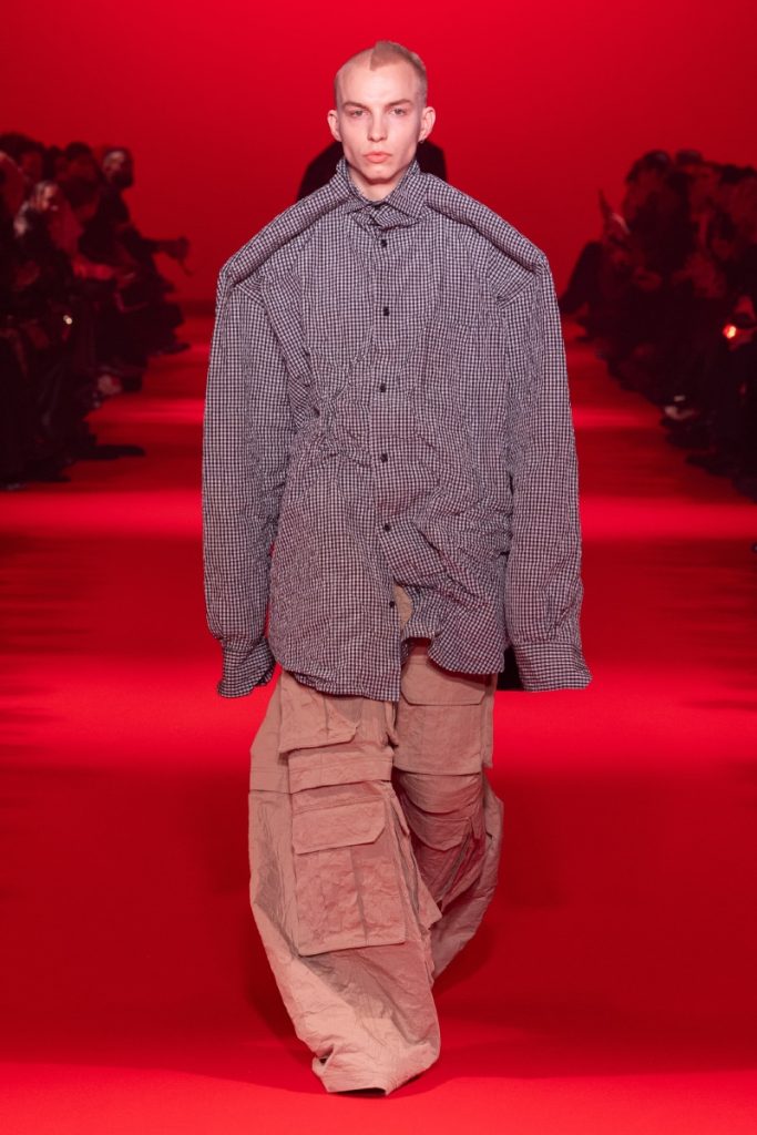 Paris Fashion Week 24 Sees VETEMENTS Making a Triumphant Return Paris Fashion Week 24 Sees VETEMENTS Making a Triumphant Return Vanity Teen 虚荣青年 Lifestyle & new faces magazine