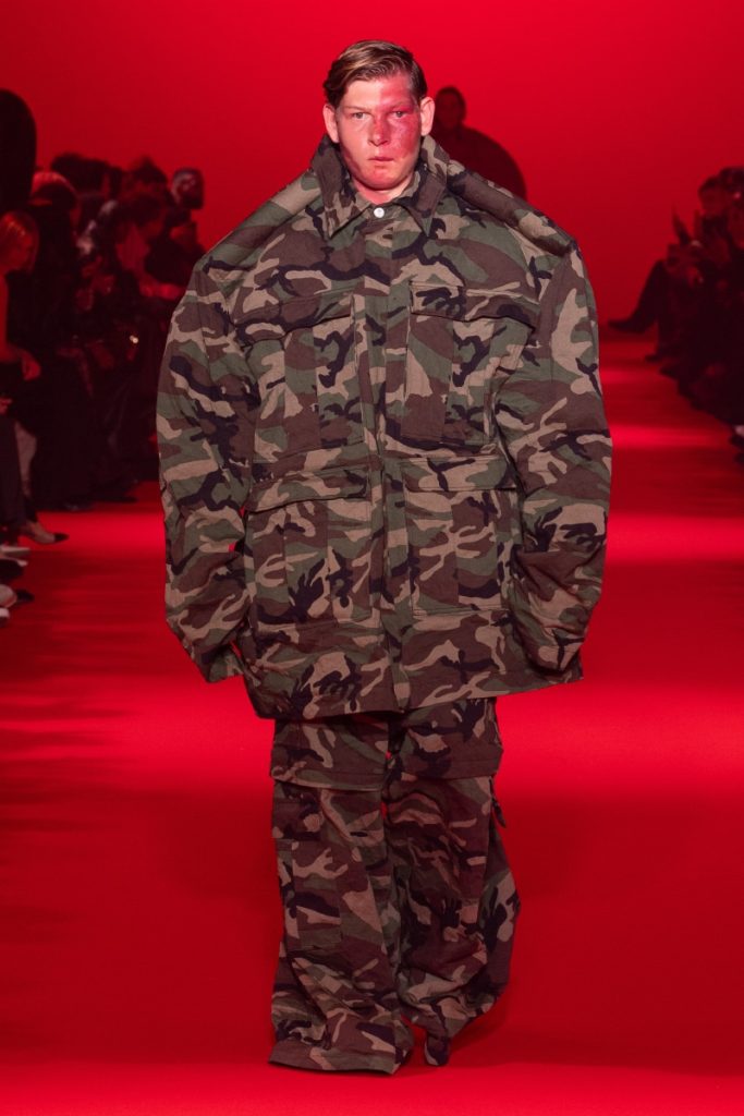 Paris Fashion Week 24 Sees VETEMENTS Making a Triumphant Return Paris Fashion Week 24 Sees VETEMENTS Making a Triumphant Return Vanity Teen 虚荣青年 Lifestyle & new faces magazine
