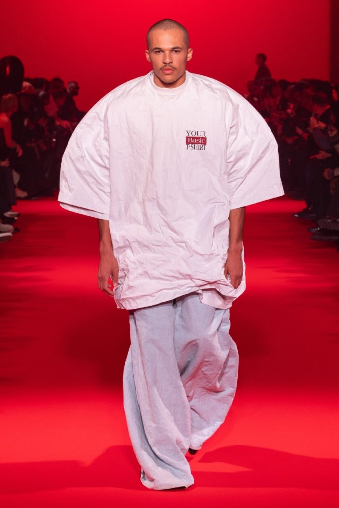 Paris Fashion Week 24 Sees VETEMENTS Making a Triumphant Return Paris Fashion Week 24 Sees VETEMENTS Making a Triumphant Return Vanity Teen 虚荣青年 Lifestyle & new faces magazine