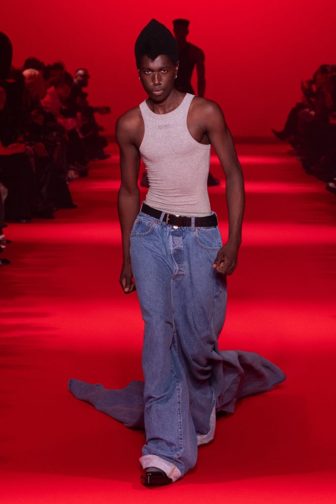 Paris Fashion Week 24 Sees VETEMENTS Making a Triumphant Return Paris Fashion Week 24 Sees VETEMENTS Making a Triumphant Return Vanity Teen 虚荣青年 Lifestyle & new faces magazine