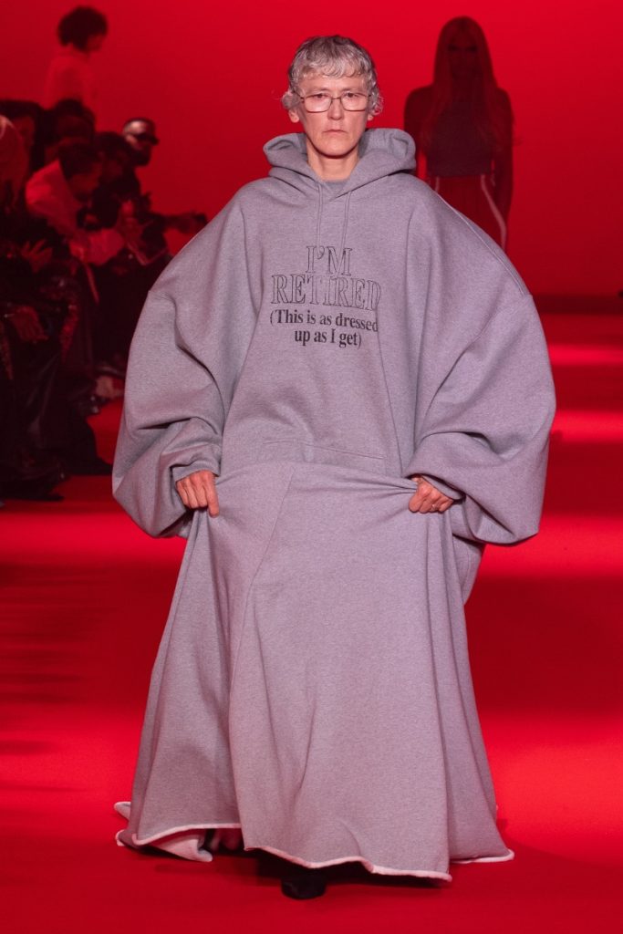 Paris Fashion Week 24 Sees VETEMENTS Making a Triumphant Return Paris Fashion Week 24 Sees VETEMENTS Making a Triumphant Return Vanity Teen 虚荣青年 Lifestyle & new faces magazine