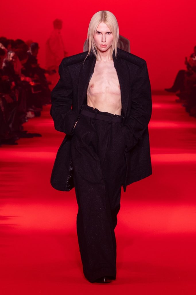 Paris Fashion Week 24 Sees VETEMENTS Making a Triumphant Return Paris Fashion Week 24 Sees VETEMENTS Making a Triumphant Return Vanity Teen 虚荣青年 Lifestyle & new faces magazine