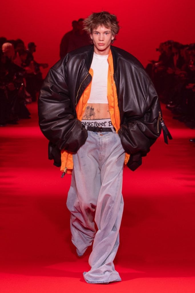 Paris Fashion Week 24 Sees VETEMENTS Making a Triumphant Return Paris Fashion Week 24 Sees VETEMENTS Making a Triumphant Return Vanity Teen 虚荣青年 Lifestyle & new faces magazine