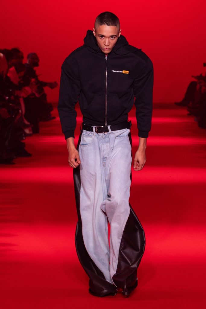 Paris Fashion Week 24 Sees VETEMENTS Making a Triumphant Return Paris Fashion Week 24 Sees VETEMENTS Making a Triumphant Return Vanity Teen 虚荣青年 Lifestyle & new faces magazine