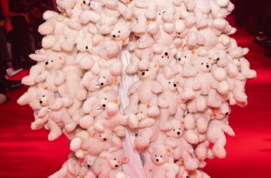 Paris Fashion Week 24 Sees VETEMENTS Making a Triumphant Return Paris Fashion Week 24 Sees VETEMENTS Making a Triumphant Return Vanity Teen 虚荣青年 Lifestyle & new faces magazine