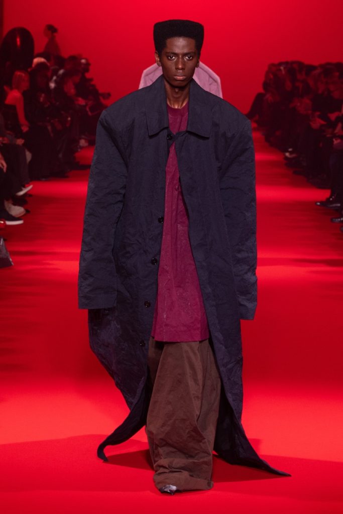 Paris Fashion Week 24 Sees VETEMENTS Making a Triumphant Return Paris Fashion Week 24 Sees VETEMENTS Making a Triumphant Return Vanity Teen 虚荣青年 Lifestyle & new faces magazine