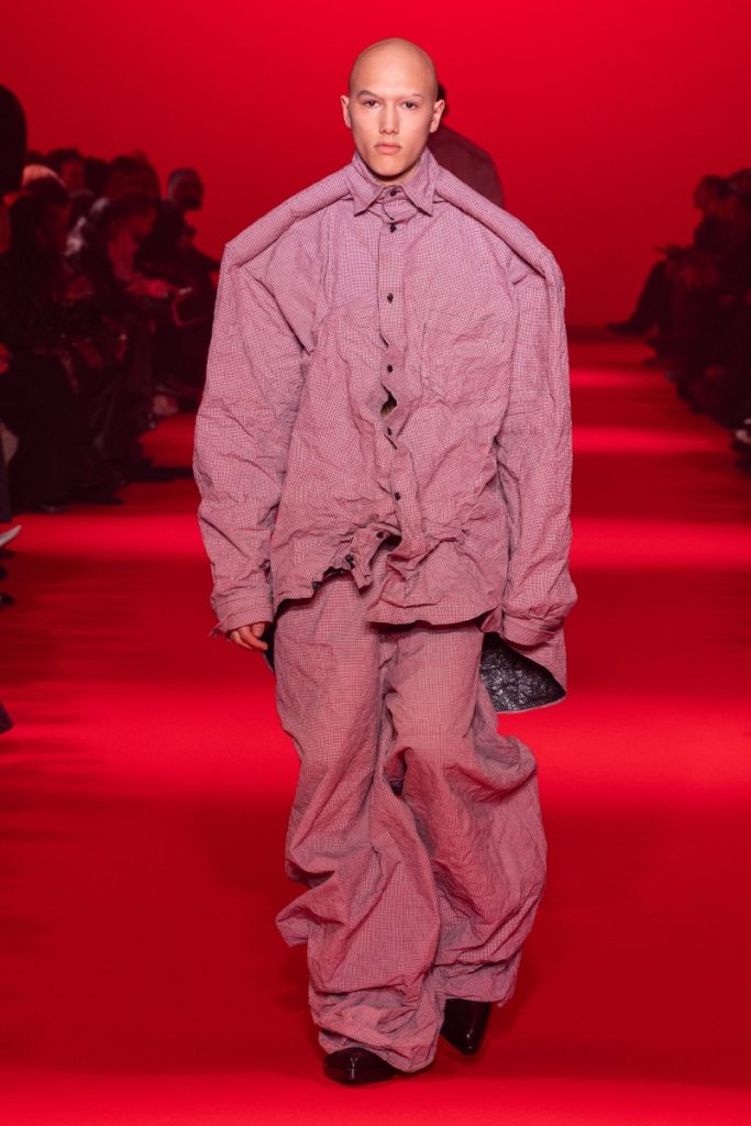 Paris Fashion Week 24 Sees VETEMENTS Making a Triumphant Return Paris Fashion Week 24 Sees VETEMENTS Making a Triumphant Return Vanity Teen 虚荣青年 Lifestyle & new faces magazine