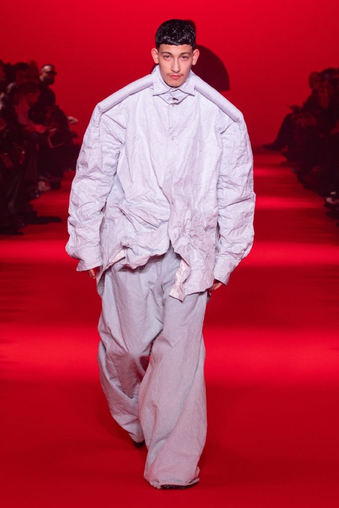 Paris Fashion Week 24 Sees VETEMENTS Making a Triumphant Return Paris Fashion Week 24 Sees VETEMENTS Making a Triumphant Return Vanity Teen 虚荣青年 Lifestyle & new faces magazine