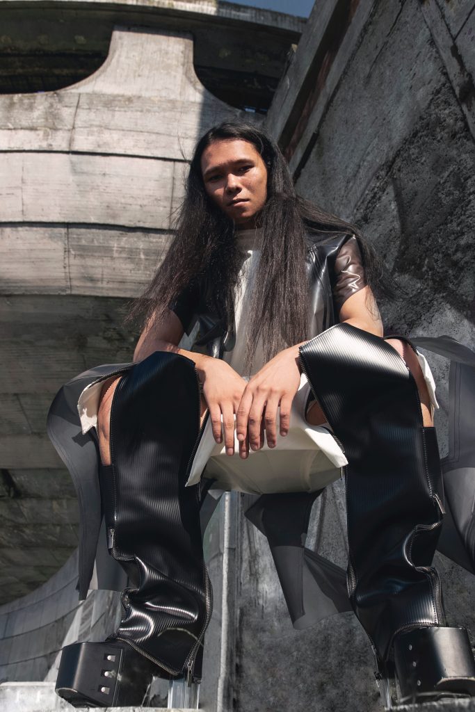 WELCOME to the realm of avant-garde fashion designed by LUNAR Vanity Teen 虚荣青年 Lifestyle & new faces magazine WELCOME to the realm of avant-garde fashion designed by LUNAR WELCOME to the realm of avant-garde fashion designed by LUNAR Vanity Teen 虚荣青年 Lifestyle & new faces magazine