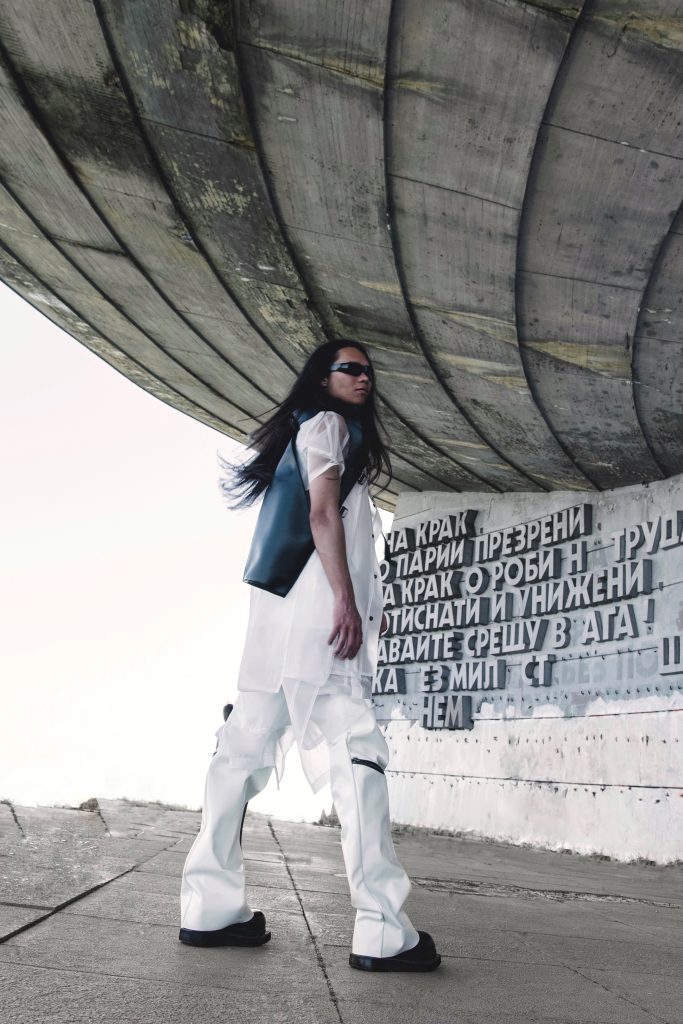 WELCOME to the realm of avant-garde fashion designed by LUNAR Vanity Teen 虚荣青年 Lifestyle & new faces magazine WELCOME to the realm of avant-garde fashion designed by LUNAR WELCOME to the realm of avant-garde fashion designed by LUNAR Vanity Teen 虚荣青年 Lifestyle & new faces magazine