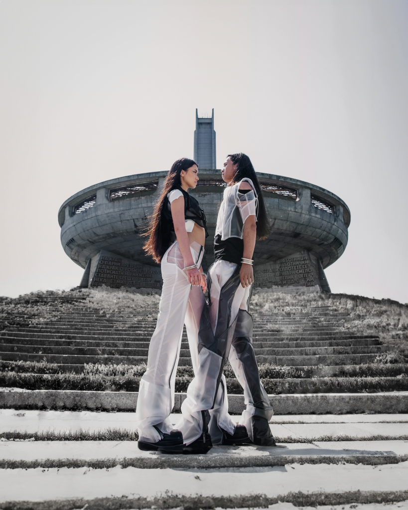 WELCOME to the realm of avant-garde fashion designed by LUNAR Vanity Teen 虚荣青年 Lifestyle & new faces magazine WELCOME to the realm of avant-garde fashion designed by LUNAR WELCOME to the realm of avant-garde fashion designed by LUNAR Vanity Teen 虚荣青年 Lifestyle & new faces magazine