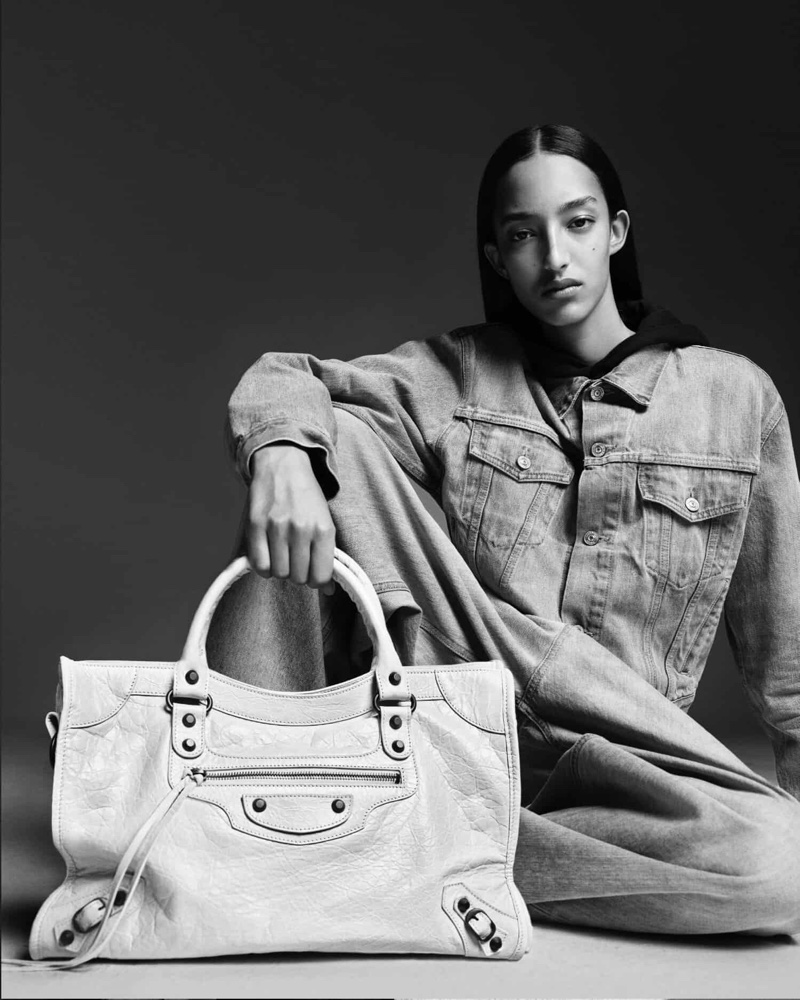 Balenciaga Launches 2024 Campaign for the Iconic Le City Handbag Balenciaga Launches 2024 Campaign for the Iconic Le City Handbag Vanity Teen 虚荣青年 Lifestyle & new faces magazine