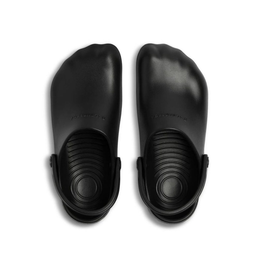 Balenciaga and Crocs Unveil Vanity Teen 虚荣青年 Lifestyle & new faces magazine Balenciaga and Crocs Unveil Balenciaga and Crocs Unveil Vanity Teen 虚荣青年 Lifestyle & new faces magazine