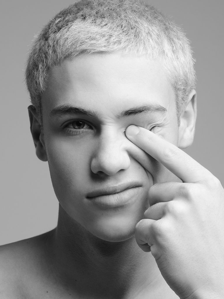 Discovering Matteo: A Fresh Face in Vintage Frames by Matthieu Dortomb Discovering Matteo: A Fresh Face in Vintage Frames by Matthieu Dortomb Vanity Teen 虚荣青年 Lifestyle & new faces magazine