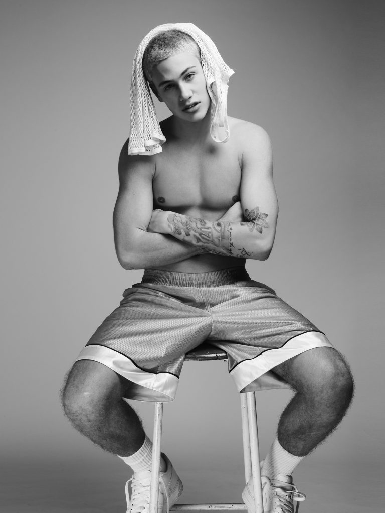 Discovering Matteo: A Fresh Face in Vintage Frames by Matthieu Dortomb Discovering Matteo: A Fresh Face in Vintage Frames by Matthieu Dortomb Vanity Teen 虚荣青年 Lifestyle & new faces magazine