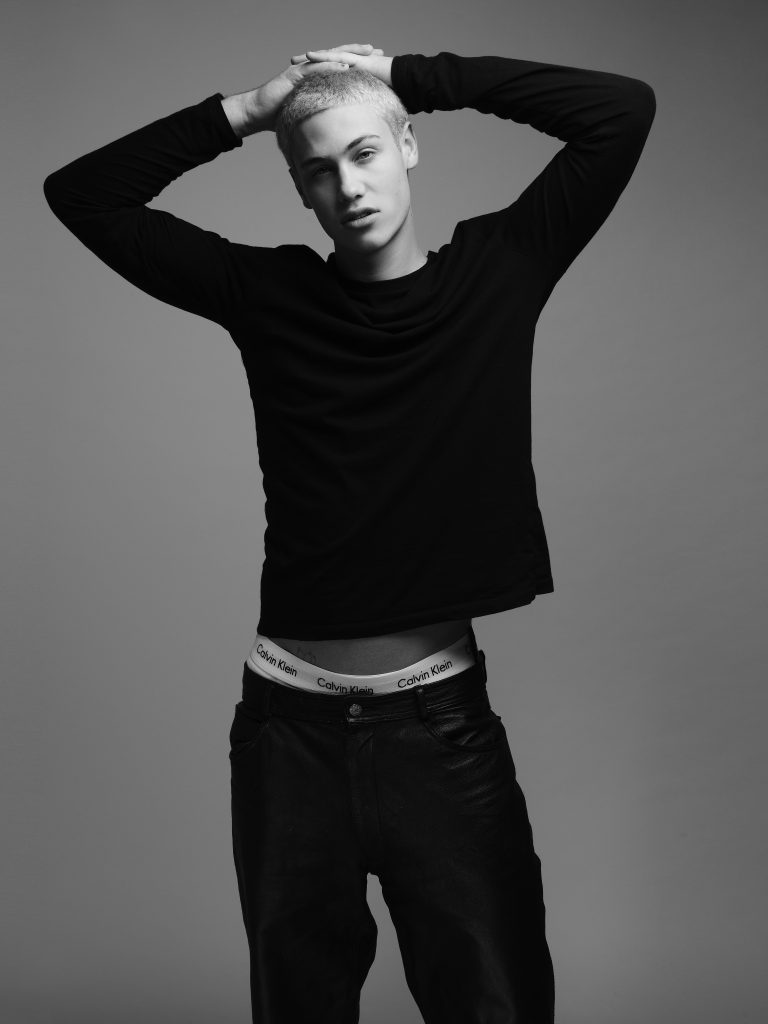 Discovering Matteo: A Fresh Face in Vintage Frames by Matthieu Dortomb Discovering Matteo: A Fresh Face in Vintage Frames by Matthieu Dortomb Vanity Teen 虚荣青年 Lifestyle & new faces magazine