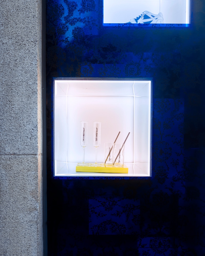 Off-White™ Unveils Exclusive "DON'T WALK HERE" Rug at Milan Design Week Off-White™ Unveils Exclusive "DON'T WALK HERE" Rug at Milan Design Week Vanity Teen 虚荣青年 Lifestyle & new faces magazine