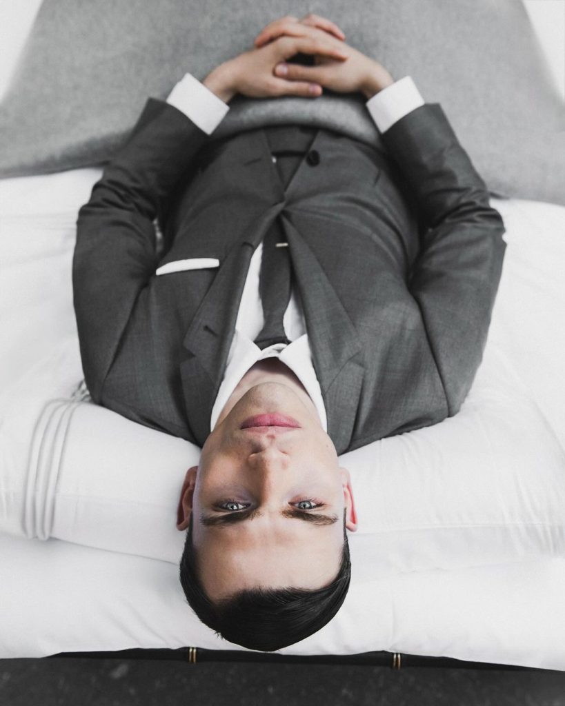 Thom Browne Unveils Home Collection with Frette at Milan Showcase Thom Browne Unveils Home Collection with Frette at Milan Showcase Vanity Teen 虚荣青年 Lifestyle & new faces magazine