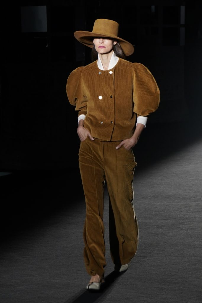 080 Barcelona Fashion Closes with Innovation and Unforgettable Performance 080 Barcelona Fashion Closes with Innovation and Unforgettable Performance Vanity Teen 虚荣青年 Lifestyle & new faces magazine