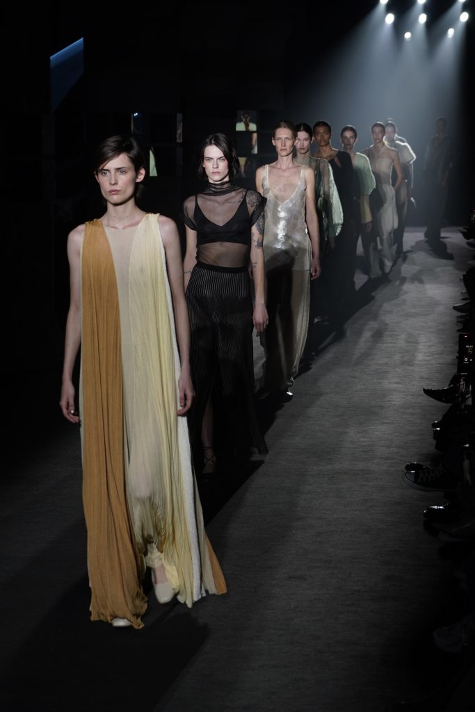 080 Barcelona Fashion Closes with Innovation and Unforgettable Performance 080 Barcelona Fashion Closes with Innovation and Unforgettable Performance Vanity Teen 虚荣青年 Lifestyle & new faces magazine