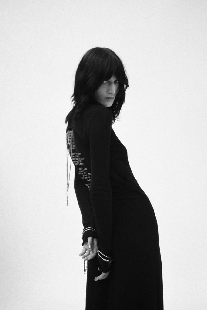 Ann Demeulemeester Unveils Pre-Spring/Summer 2025 Collection Ann Demeulemeester Unveils Pre-Spring/Summer 2025 Collection Vanity Teen 虚荣青年 Lifestyle & new faces magazine