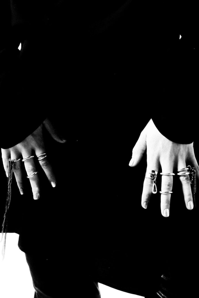 Ann Demeulemeester Unveils Pre-Spring/Summer 2025 Collection Ann Demeulemeester Unveils Pre-Spring/Summer 2025 Collection Vanity Teen 虚荣青年 Lifestyle & new faces magazine