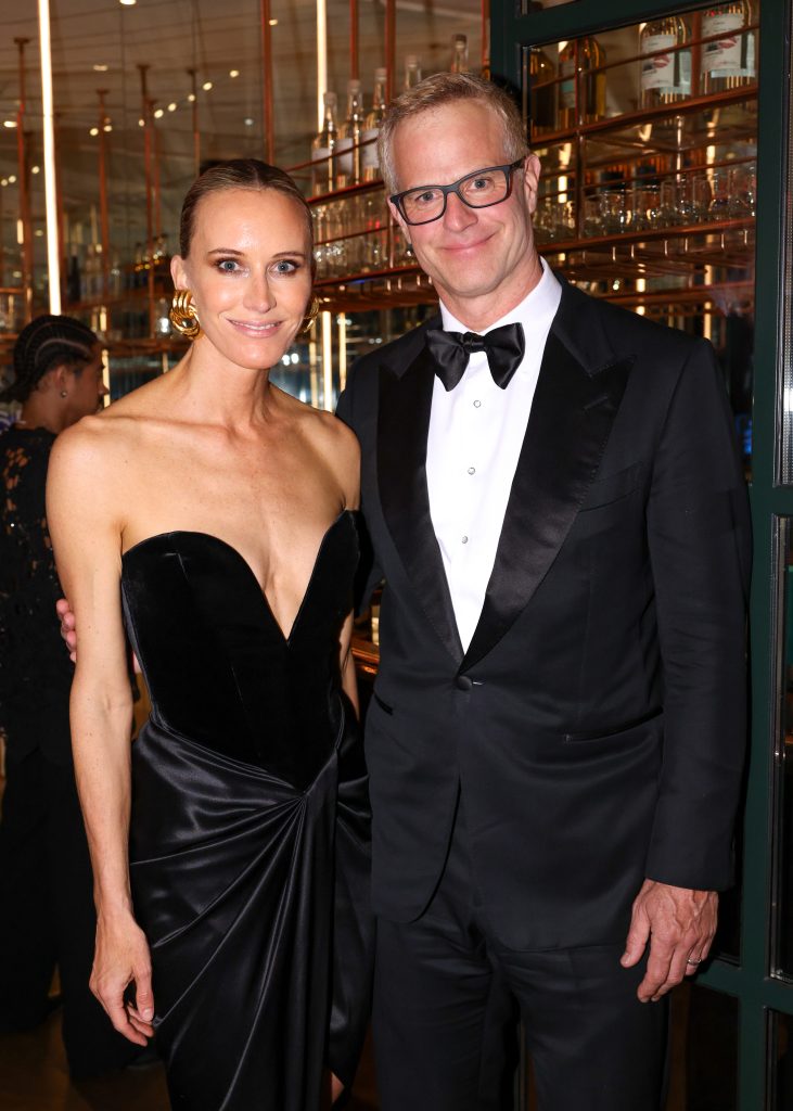 WHEN IN NEW YORK: STELLA McCARTNEY AND TIKTOK HOST MET GALA 2024 AFTERPARTY WITH CASAMIGOS TEQUILA WHEN IN NEW YORK: STELLA McCARTNEY AND TIKTOK HOST MET GALA 2024 AFTERPARTY WITH CASAMIGOS TEQUILA Vanity Teen 虚荣青年 Lifestyle & new faces magazine