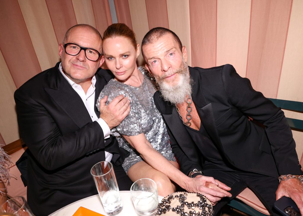WHEN IN NEW YORK: STELLA McCARTNEY AND TIKTOK HOST MET GALA 2024 AFTERPARTY WITH CASAMIGOS TEQUILA WHEN IN NEW YORK: STELLA McCARTNEY AND TIKTOK HOST MET GALA 2024 AFTERPARTY WITH CASAMIGOS TEQUILA Vanity Teen 虚荣青年 Lifestyle & new faces magazine