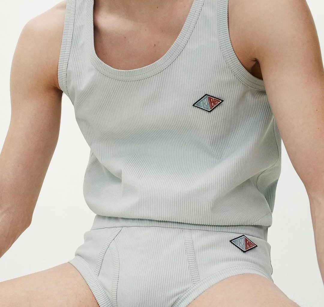 BOTTEGA VENETA Unveils 2024 Early Fall Collection BOTTEGA VENETA Unveils 2024 Early Fall Collection Vanity Teen 虚荣青年 Lifestyle & new faces magazine