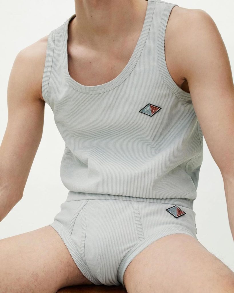 BOTTEGA VENETA Unveils 2024 Early Fall Collection BOTTEGA VENETA Unveils 2024 Early Fall Collection Vanity Teen 虚荣青年 Lifestyle & new faces magazine