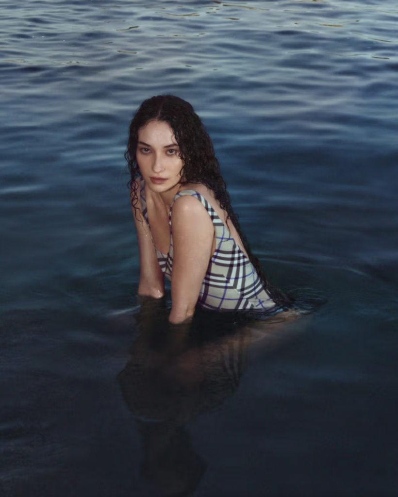 Burberry Launches Summer 2024 Collection Vanity Teen 虚荣青年 Lifestyle & new faces magazine Burberry Launches Summer 2024 Collection Burberry Launches Summer 2024 Collection Vanity Teen 虚荣青年 Lifestyle & new faces magazine