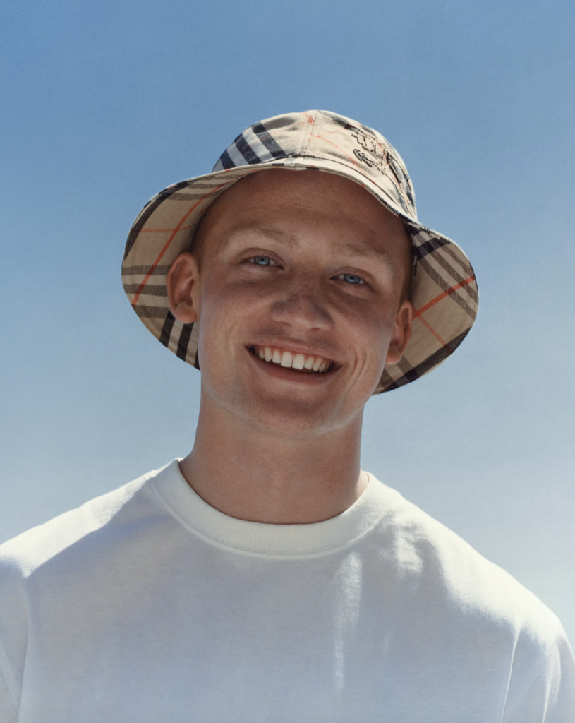 Burberry Launches Summer 2024 Collection Vanity Teen 虚荣青年 Lifestyle & new faces magazine Burberry Launches Summer 2024 Collection Burberry Launches Summer 2024 Collection Vanity Teen 虚荣青年 Lifestyle & new faces magazine