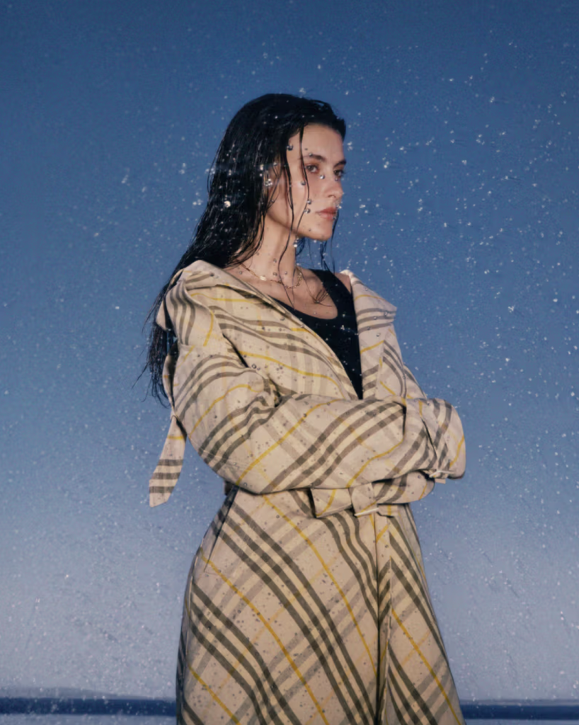 Burberry Launches Summer 2024 Collection Vanity Teen 虚荣青年 Lifestyle & new faces magazine Burberry Launches Summer 2024 Collection Burberry Launches Summer 2024 Collection Vanity Teen 虚荣青年 Lifestyle & new faces magazine