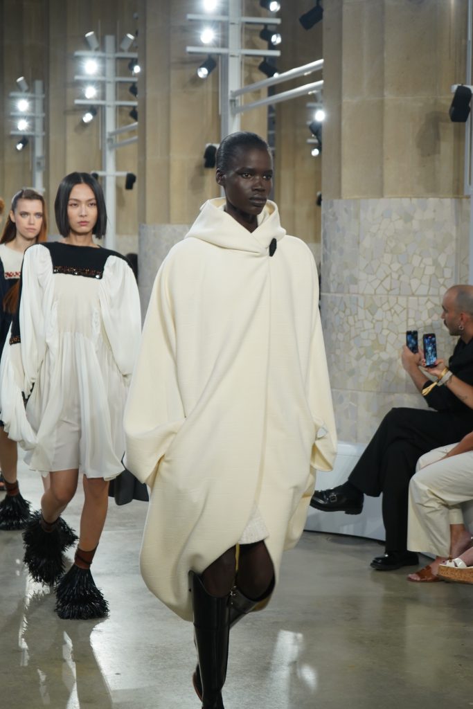 Louis Vuitton Cruise 2025 Show Takes Place at Emblematic Park Güell BARCELONA Vanity Teen 虚荣青年 Lifestyle & new faces magazine Louis Vuitton Cruise 2025 Show Takes Place at Emblematic Park Güell BARCELONA Louis Vuitton Cruise 2025 Show Takes Place at Emblematic Park Güell BARCELONA Vanity Teen 虚荣青年 Lifestyle & new faces magazine