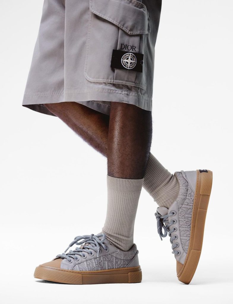 Kim Jones Models DIOR x STONE ISLAND Collaboration in 2024 Fall/Winter Campaign Kim Jones Models DIOR x STONE ISLAND Collaboration in 2024 Fall/Winter Campaign Vanity Teen 虚荣青年 Lifestyle & new faces magazine