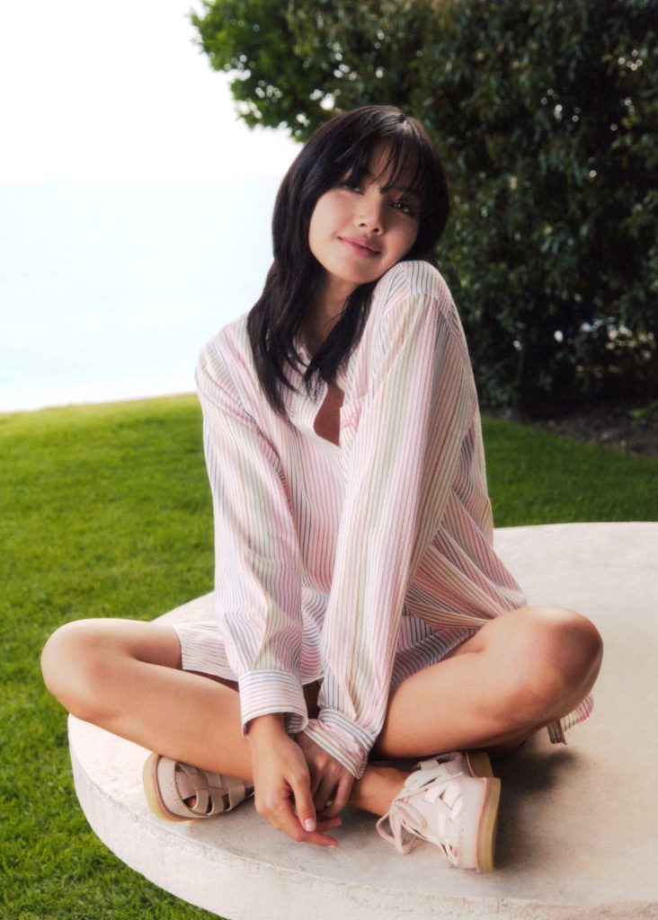 Lisa for KITH Women 2024 Summer Collection Officially Released Lisa for KITH Women 2024 Summer Collection Officially Released Vanity Teen 虚荣青年 Lifestyle & new faces magazine