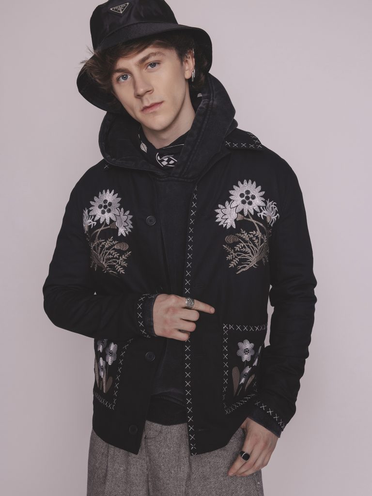 Brody Grant on His Dream Broadway Debut as Ponyboy and The Outsiders' 12 Tony Nominations Brody Grant on His Dream Broadway Debut as Ponyboy and The Outsiders' 12 Tony Nominations Vanity Teen 虚荣青年 Lifestyle & new faces magazine