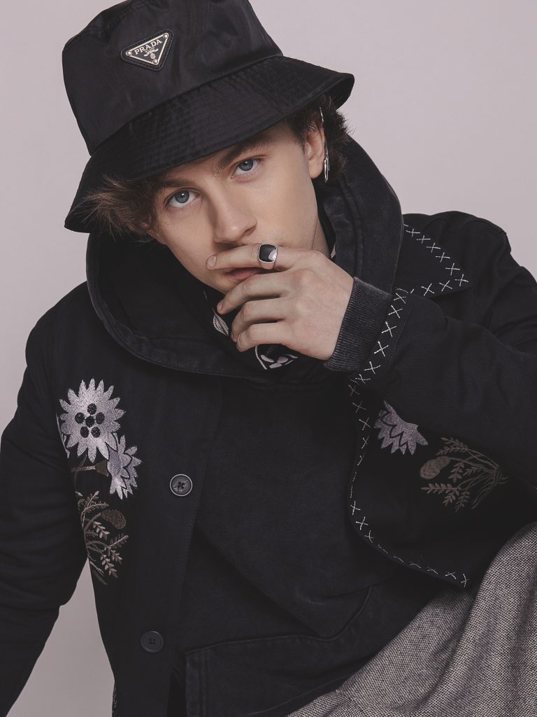 Brody Grant on His Dream Broadway Debut as Ponyboy and The Outsiders' 12 Tony Nominations Brody Grant on His Dream Broadway Debut as Ponyboy and The Outsiders' 12 Tony Nominations Vanity Teen 虚荣青年 Lifestyle & new faces magazine