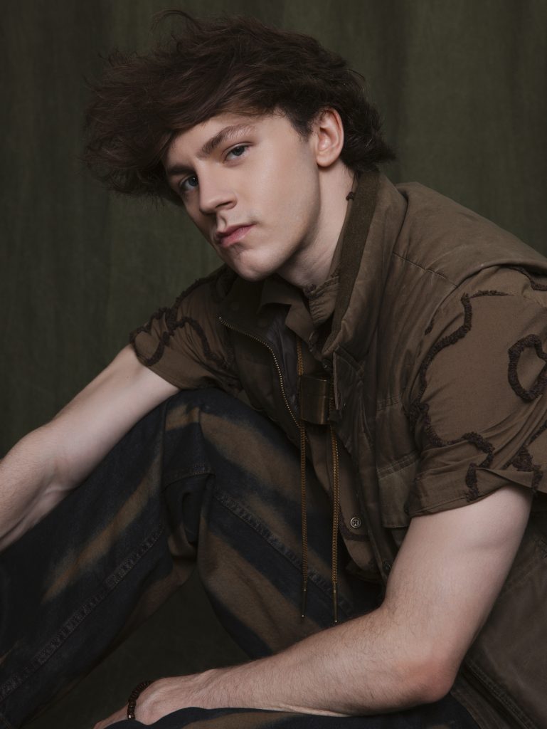 Brody Grant on His Dream Broadway Debut as Ponyboy and The Outsiders' 12 Tony Nominations Brody Grant on His Dream Broadway Debut as Ponyboy and The Outsiders' 12 Tony Nominations Vanity Teen 虚荣青年 Lifestyle & new faces magazine