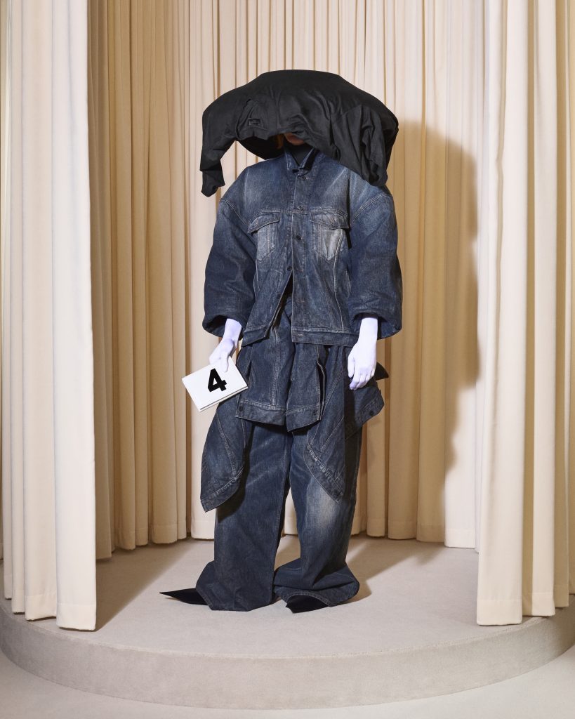 BALENCIAGA 53RD COUTURE COLLECTION - THE ART OF SAVOIR-FAIRE BALENCIAGA 53RD COUTURE COLLECTION - THE ART OF SAVOIR-FAIRE Vanity Teen 虚荣青年 Lifestyle & new faces magazine